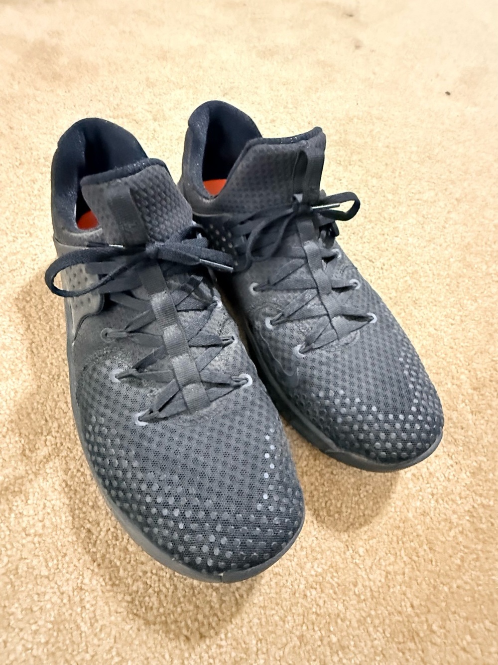 Nike Men's Black Knit Athletic Shoes